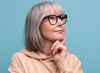 Suplementy na włosy, skórę i paznokcie po 45-tce - co naprawdę działa, a co to tylko marketing?